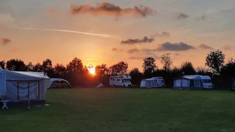 Camping an der Küste in Aagtekerke Walcheren Zeeland, beheizte Sanitäranlagen, Wohnmobilstellplätze, Hunde erlaubt 