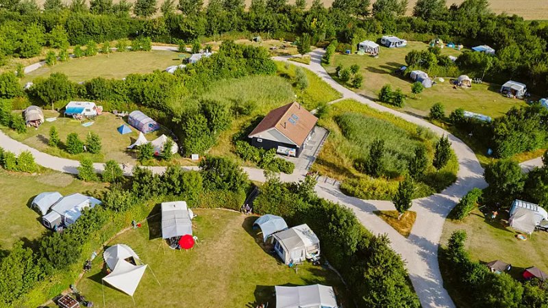 Campingplatz an der Küste in Ellemeet, Zeeland, mit Ladestation für Elektrofahrzeuge und Hunden erlaubt 