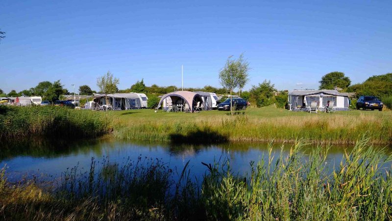 Campingplatz am Meer in Groede, Zeeland mit beheizten Sanitäranlagen, Glamping, Wohnmobilstellplätzen und Hunden erlaubt 