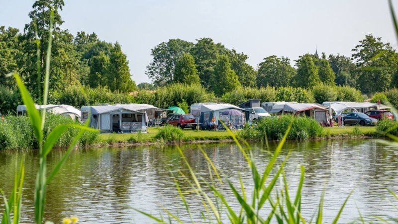 Campingplatz in Hengstdijk, Zeeland beheizte Sanitäranlagen private Sanitäranlagen Hallenbad Hunde erlaubt Campinghotel 