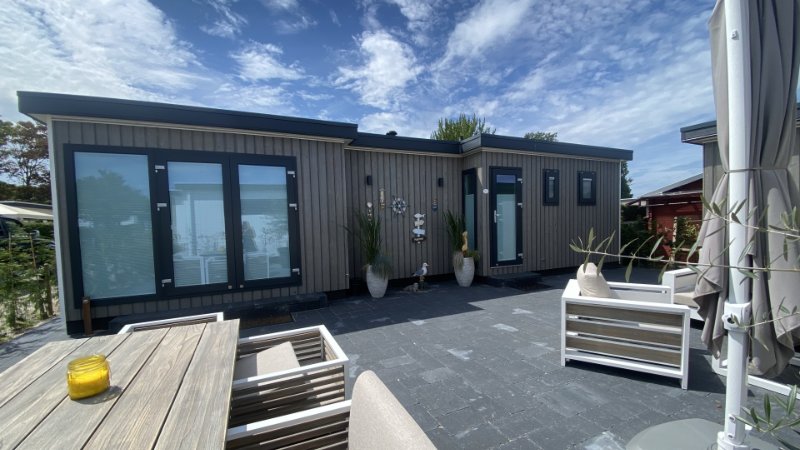 Chalet park by the sea in Renesse, Zeeland, with rental of various types of chalets 