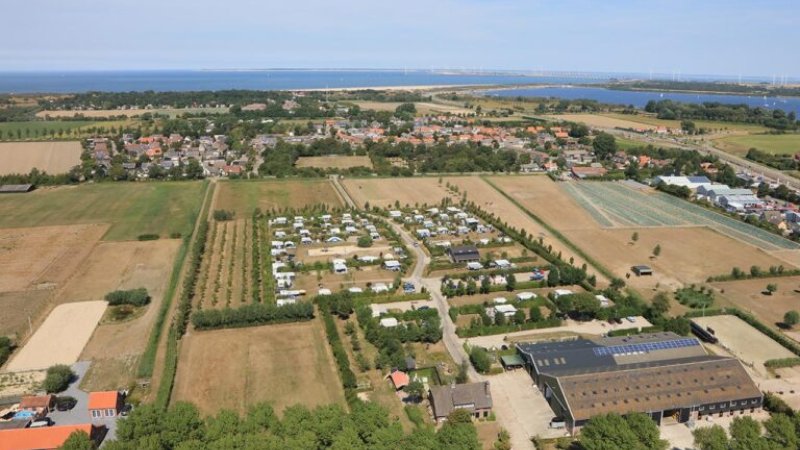 Camping an der Küste in Vrouwenpolder, Zeeland: Stellplätze für Wohnmobile, private Sanitäranlagen, beheizte Sanitäranlagen, Hunde erlaubt 