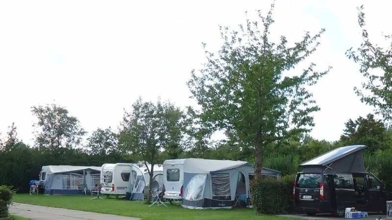 Camping in Zierikzee met verwarmd sanitair  camperplaatsen honden toegestaan 