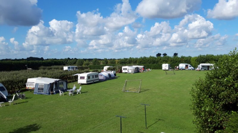 Camping in Zonnemaire, Zeeland, campers welkom honden toegestaan 